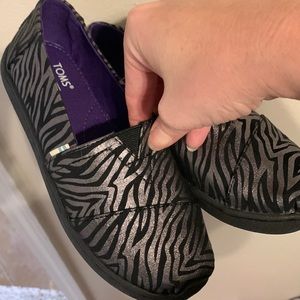 NWOT Tom’s Y1.5 size (foot grew so never worn)